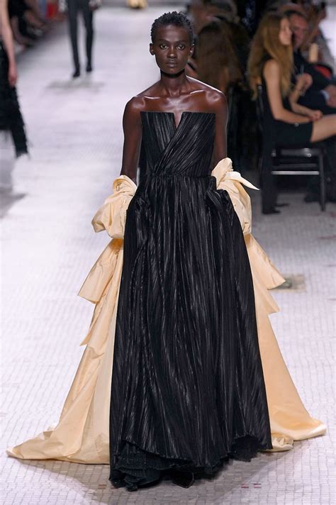 Fall 2019 Haute Couture: Givenchy’s Noblesse Radicale